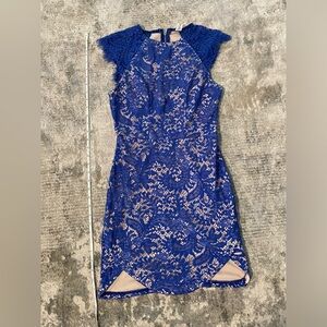 Short blue laced dress